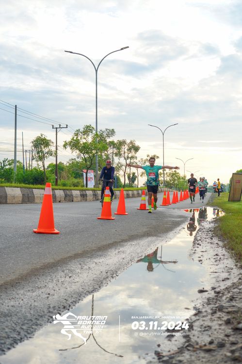 Race photo from Arutmin Borneo Run 2024