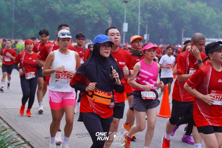 Race photo from ONE RUN 10 K