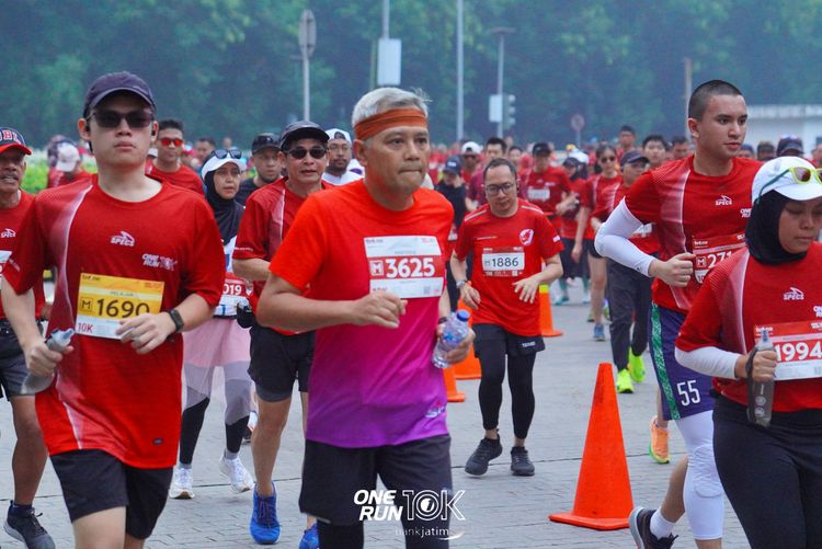 Race photo from ONE RUN 10 K