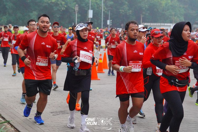 Race photo from ONE RUN 10 K