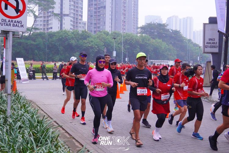 Race photo from ONE RUN 10 K