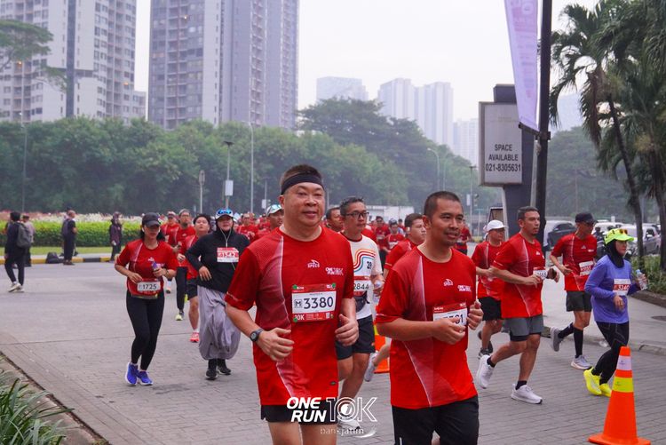 Race photo from ONE RUN 10 K