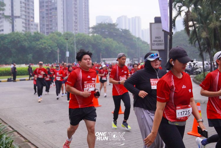 Race photo from ONE RUN 10 K