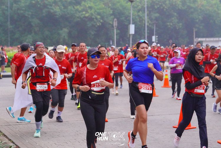 Race photo from ONE RUN 10 K