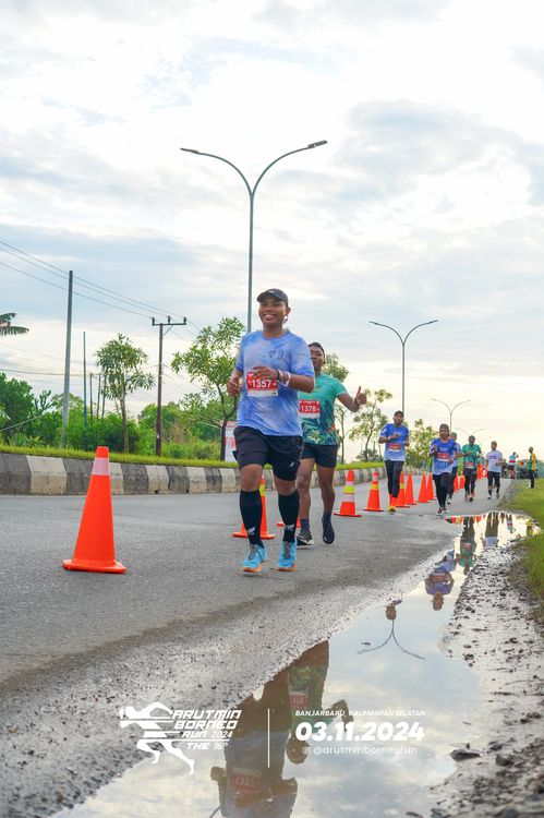 Race photo from Arutmin Borneo Run 2024