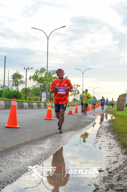 Race photo from Arutmin Borneo Run 2024