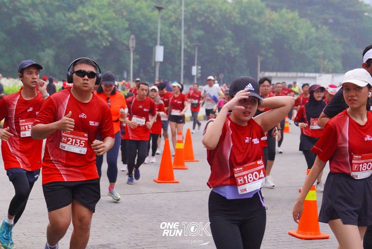 Race photo from ONE RUN 10 K