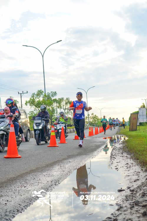 Race photo from Arutmin Borneo Run 2024