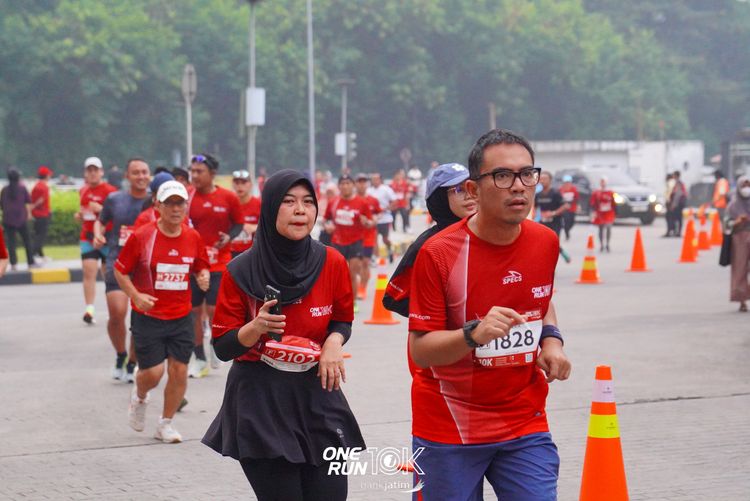 Race photo from ONE RUN 10 K