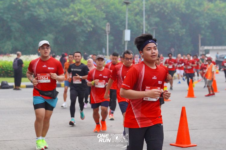 Race photo from ONE RUN 10 K