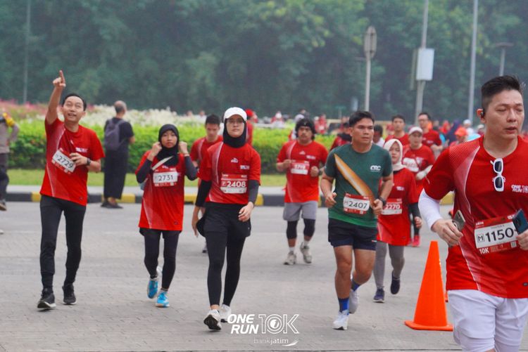Race photo from ONE RUN 10 K