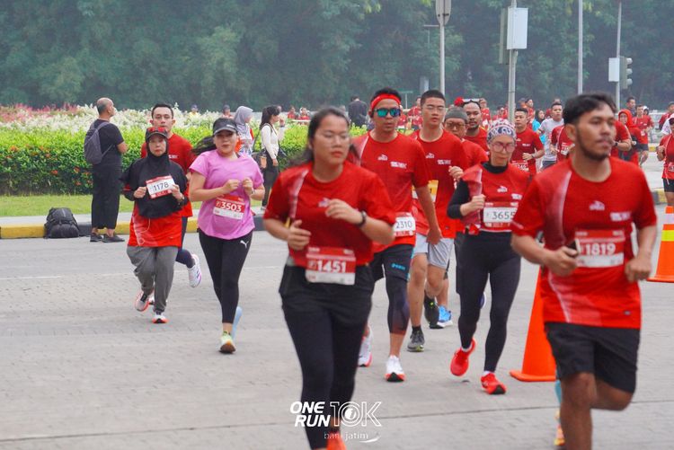 Race photo from ONE RUN 10 K