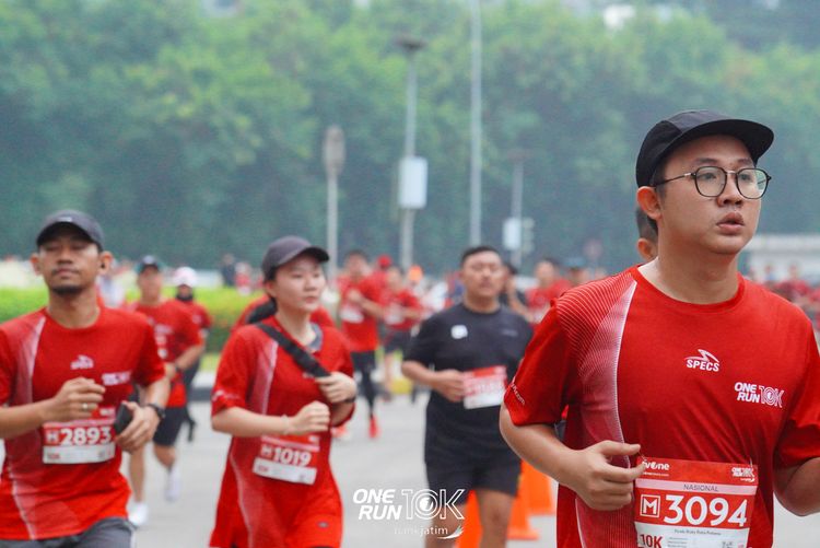 Race photo from ONE RUN 10 K