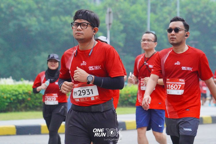 Race photo from ONE RUN 10 K