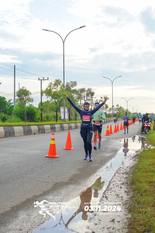 Race photo from Arutmin Borneo Run 2024