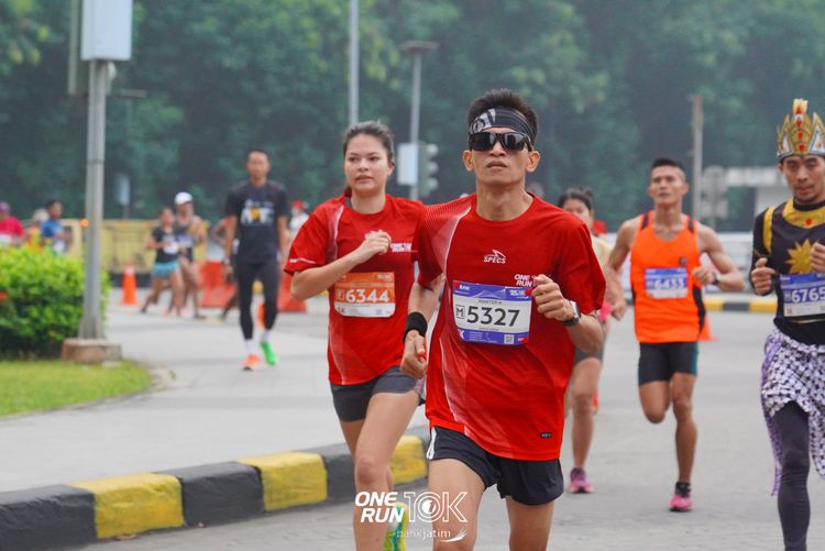 Race photo from ONE RUN 10 K