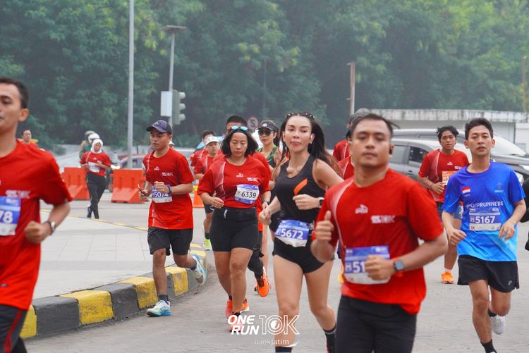 Race photo from ONE RUN 10 K