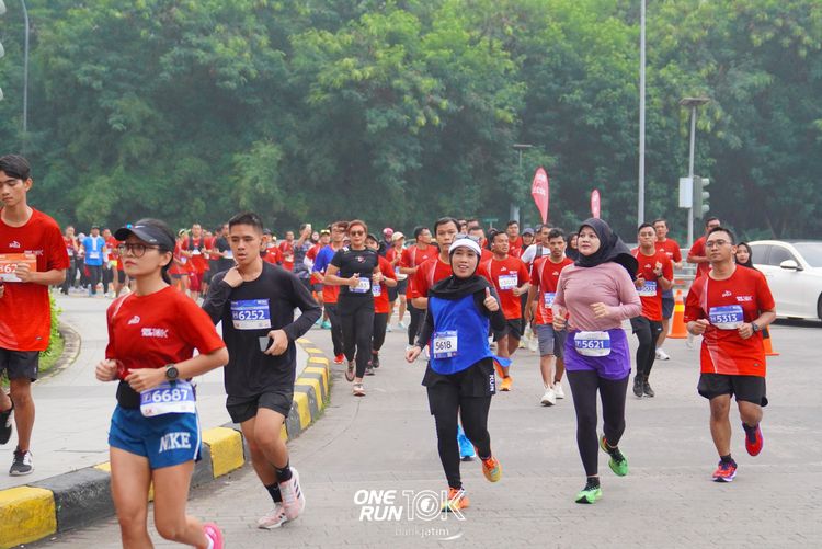 Race photo from ONE RUN 10 K