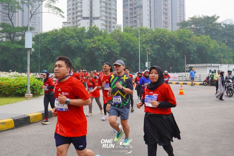 Race photo from ONE RUN 10 K