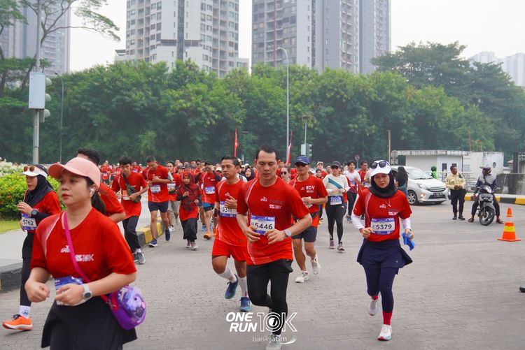 Race photo from ONE RUN 10 K
