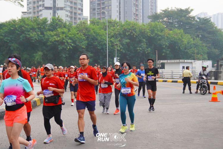 Race photo from ONE RUN 10 K
