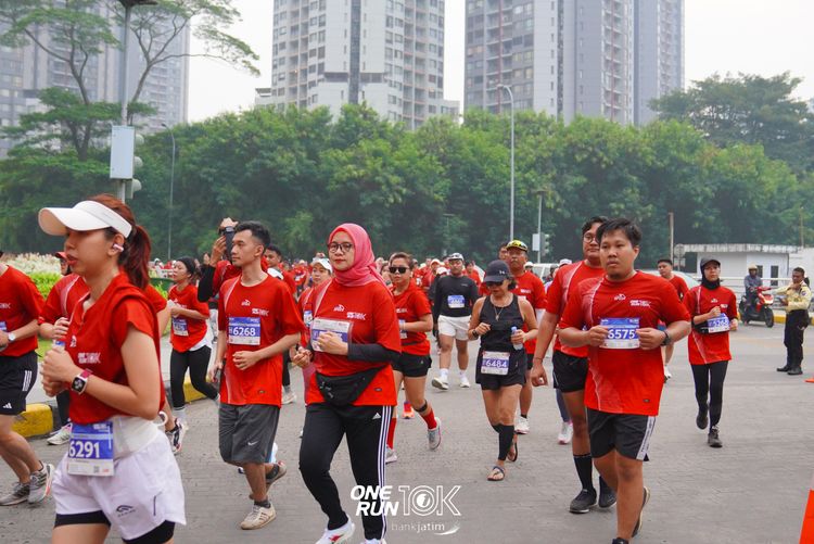 Race photo from ONE RUN 10 K