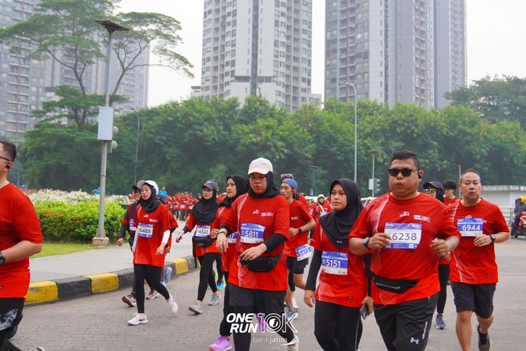 Race photo from ONE RUN 10 K