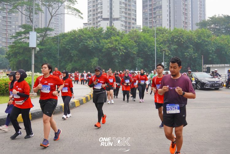 Race photo from ONE RUN 10 K