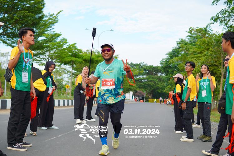 Race photo from Arutmin Borneo Run 2024