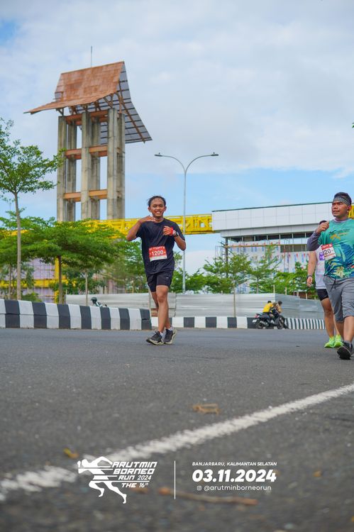 Race photo from Arutmin Borneo Run 2024