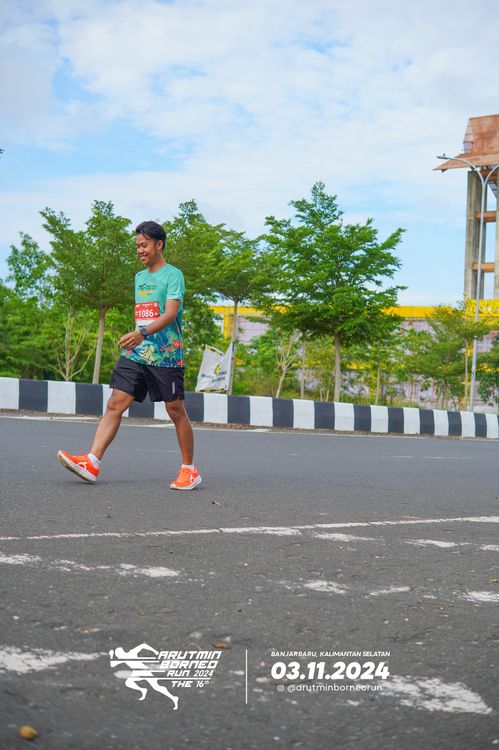 Race photo from Arutmin Borneo Run 2024