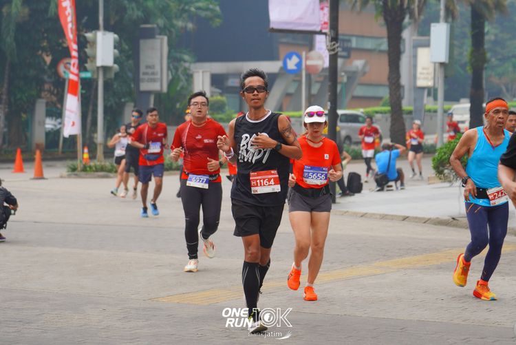 Race photo from ONE RUN 10 K