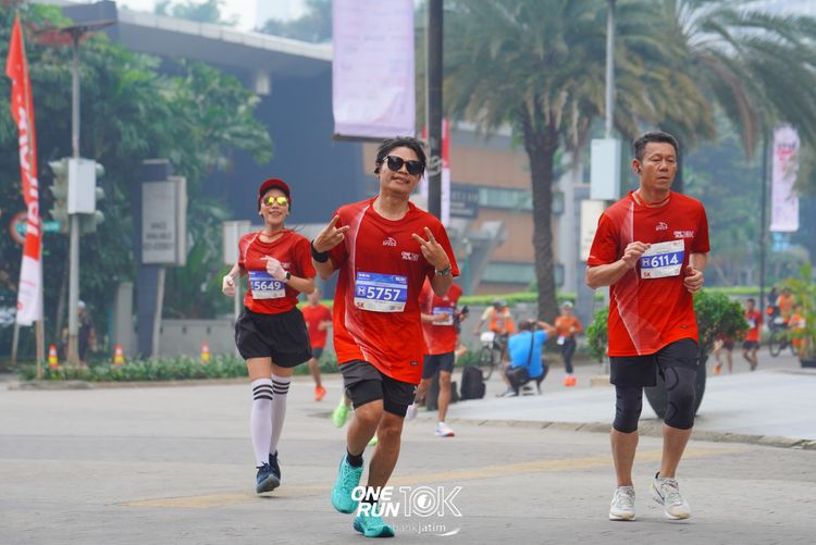 Race photo from ONE RUN 10 K