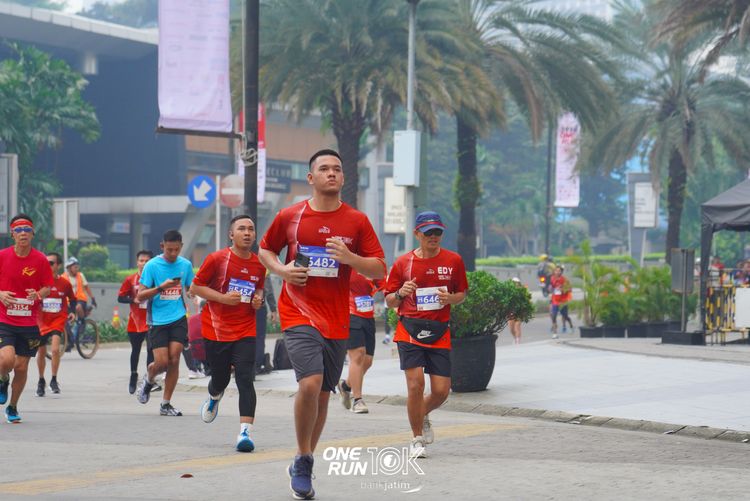 Race photo from ONE RUN 10 K