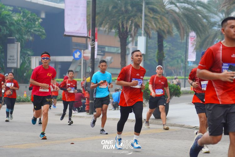 Race photo from ONE RUN 10 K