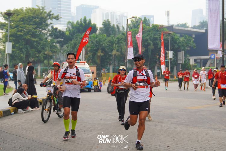 Race photo from ONE RUN 10 K