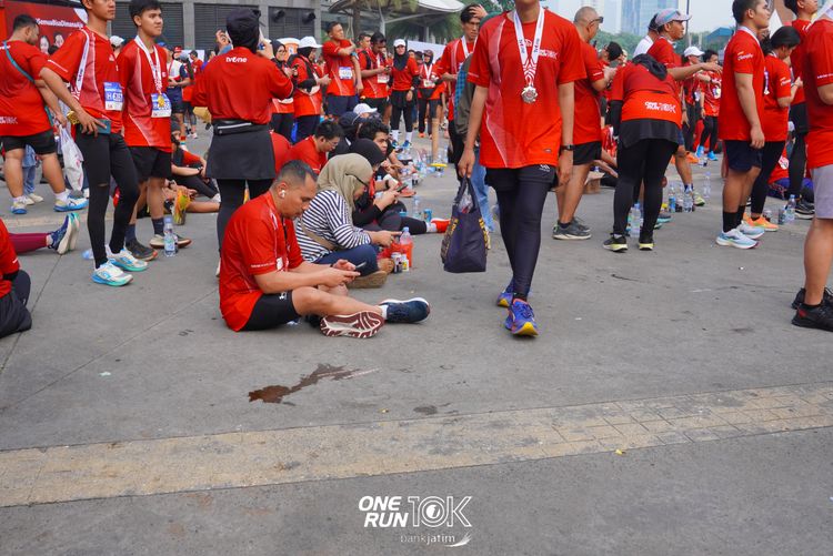 Race photo from ONE RUN 10 K