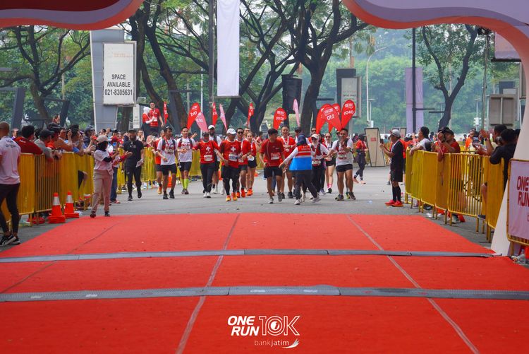 Race photo from ONE RUN 10 K