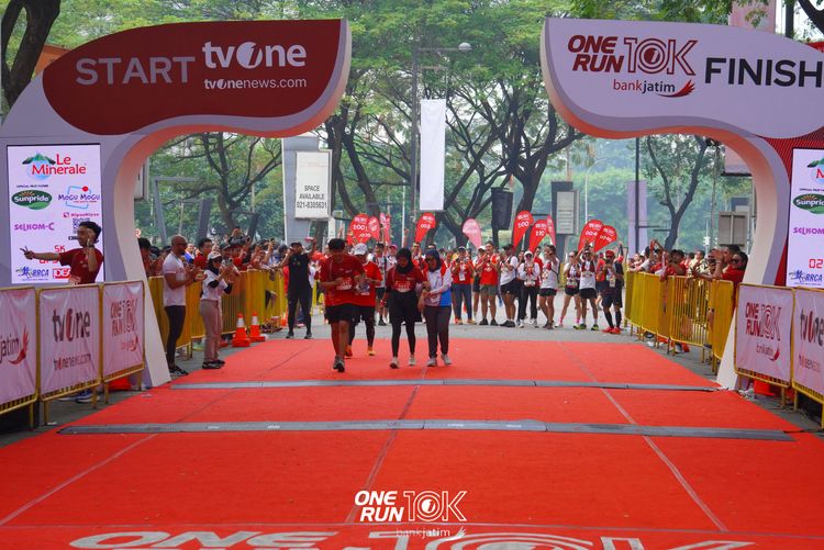 Race photo from ONE RUN 10 K