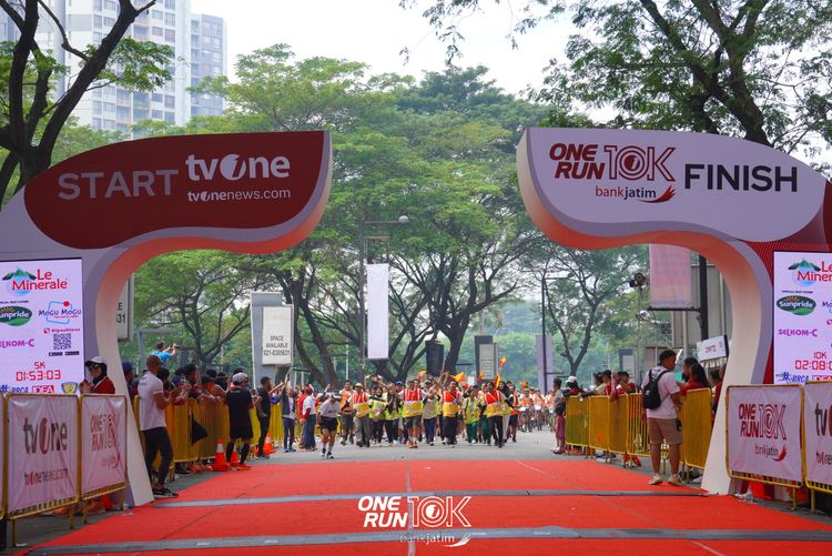 Race photo from ONE RUN 10 K