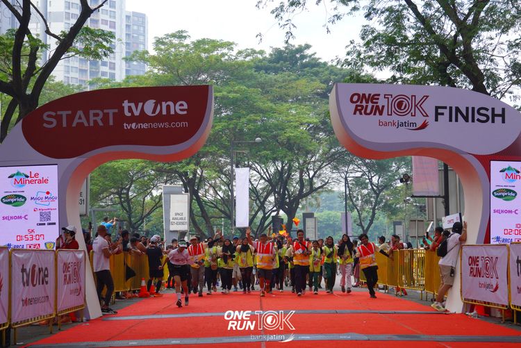 Race photo from ONE RUN 10 K