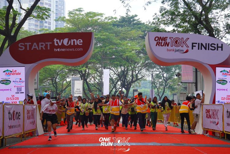 Race photo from ONE RUN 10 K