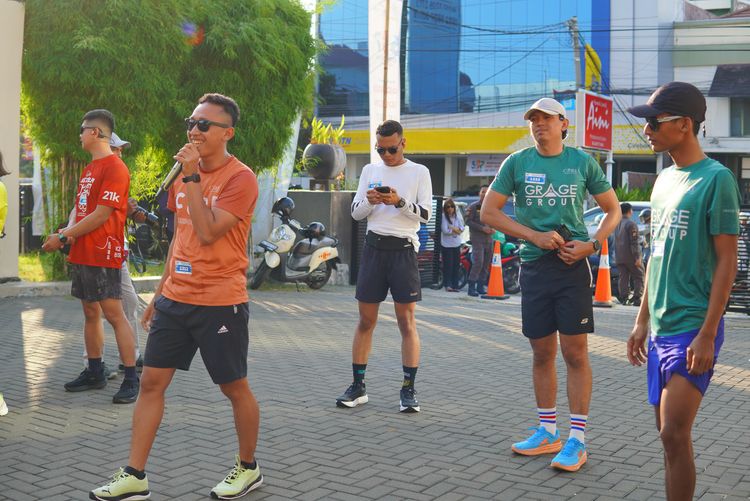 Race photo from Shake Out Run Jabar 10K