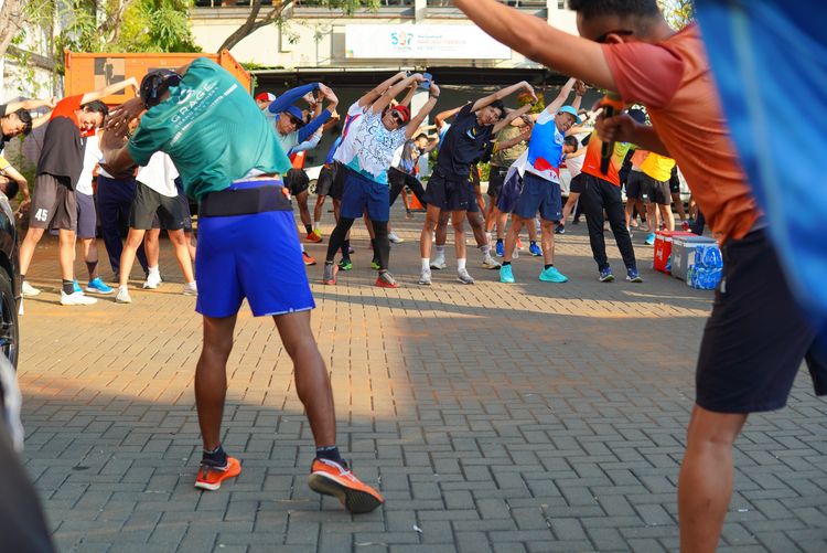 Race photo from Shake Out Run Jabar 10K