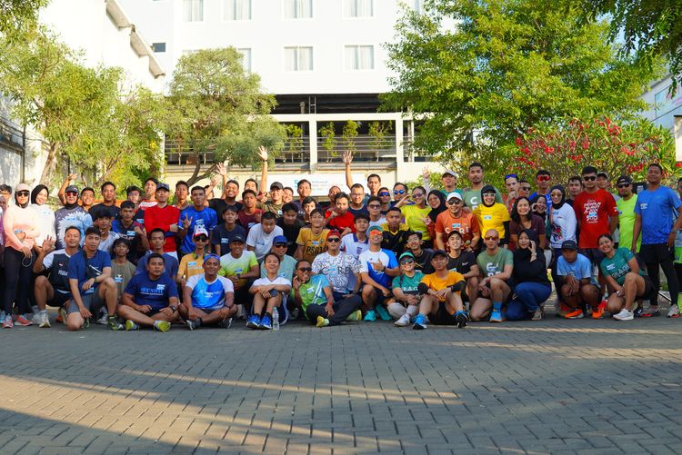 Race photo from Shake Out Run Jabar 10K
