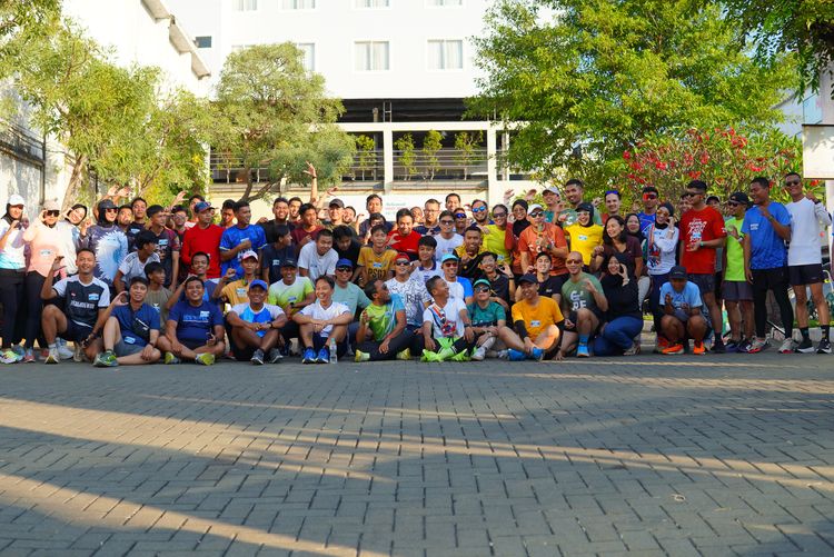 Race photo from Shake Out Run Jabar 10K