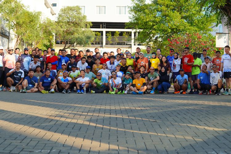 Race photo from Shake Out Run Jabar 10K