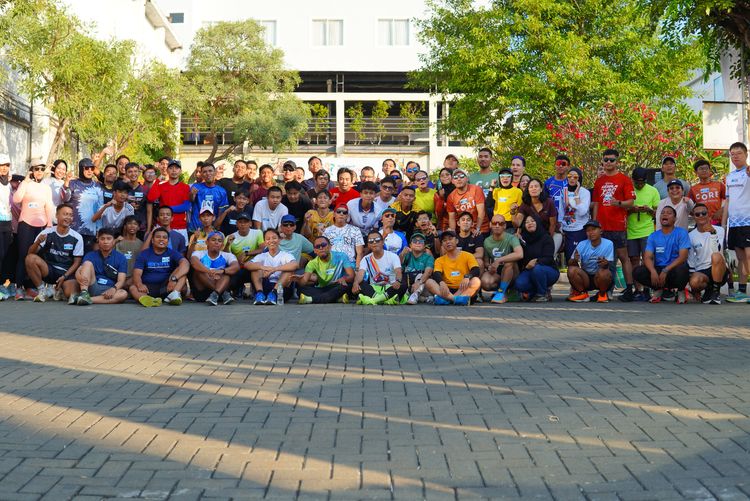 Race photo from Shake Out Run Jabar 10K