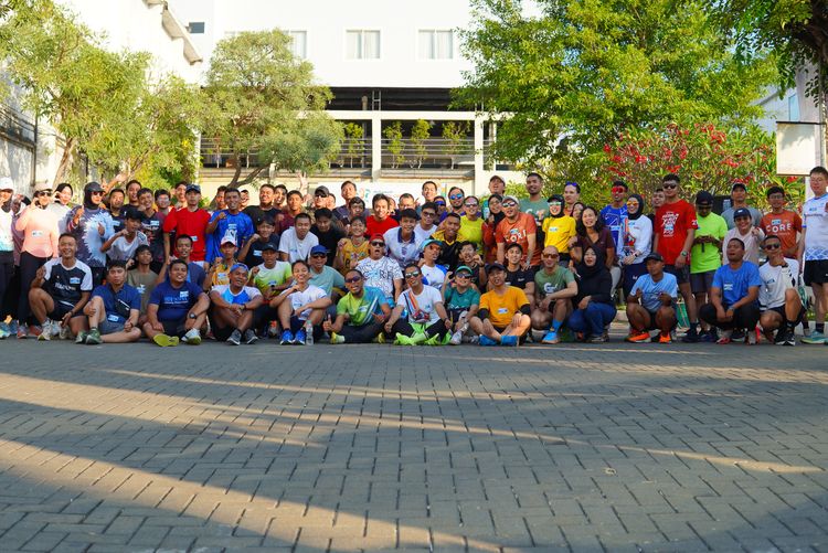 Race photo from Shake Out Run Jabar 10K