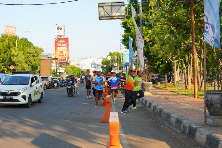 Race photo from Shake Out Run Jabar 10K